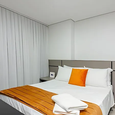 7Th Avenue - Apartamentos Urooms Curitiba Exterior photo
