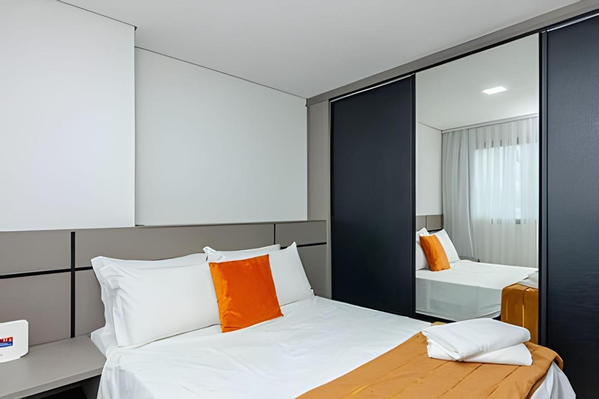 7th Avenue - Urooms Apartment